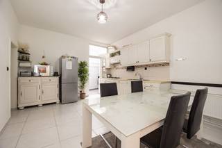 Maison familiale prête à emménager avec 3 chambres à coucher à Malines Cette maison prête à être emménagée à Malines offre une surface habitable de...