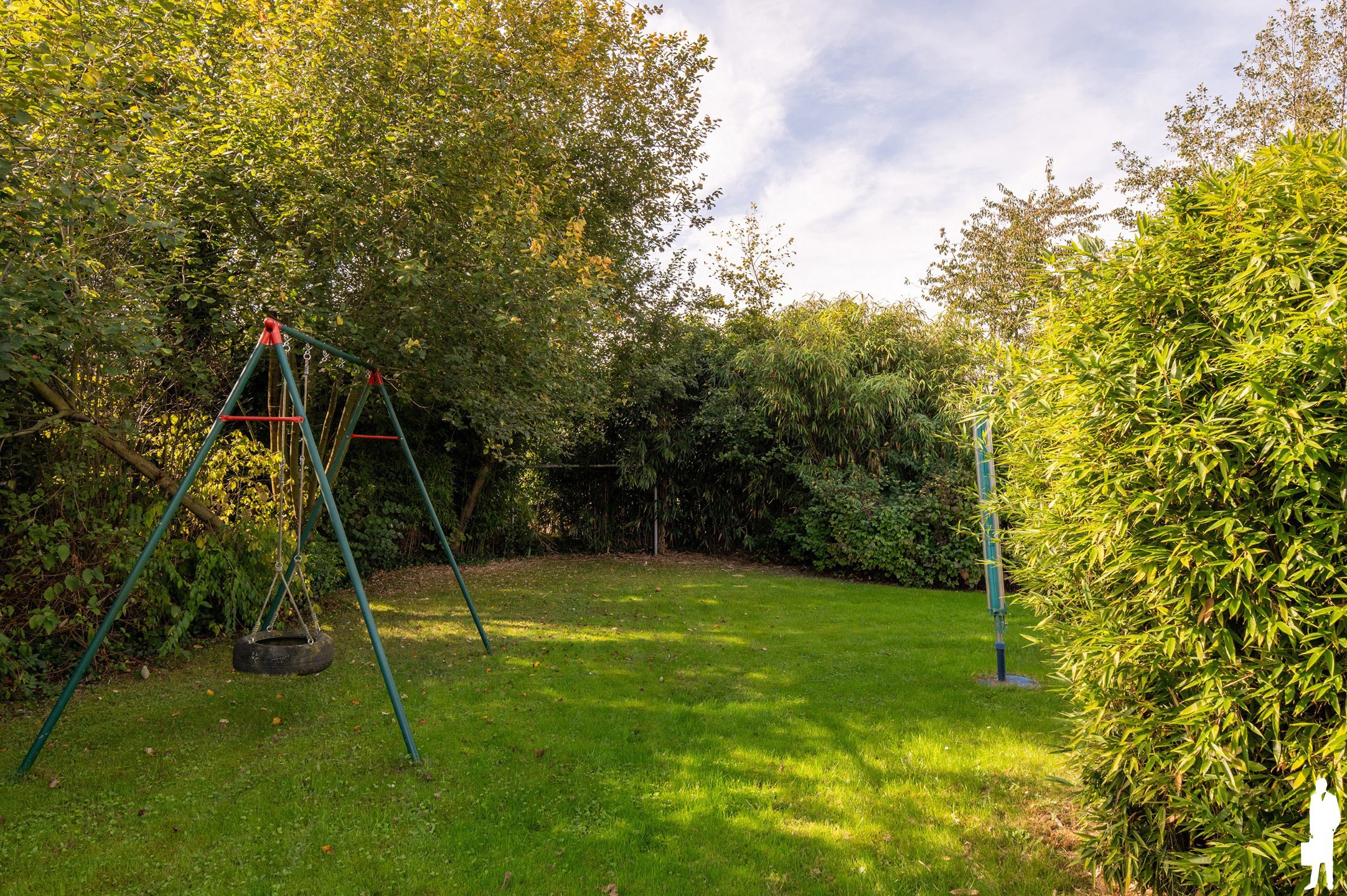 Ruime woning met 5 slk, mooie tuin + zwembad te Kessel. - foto 5