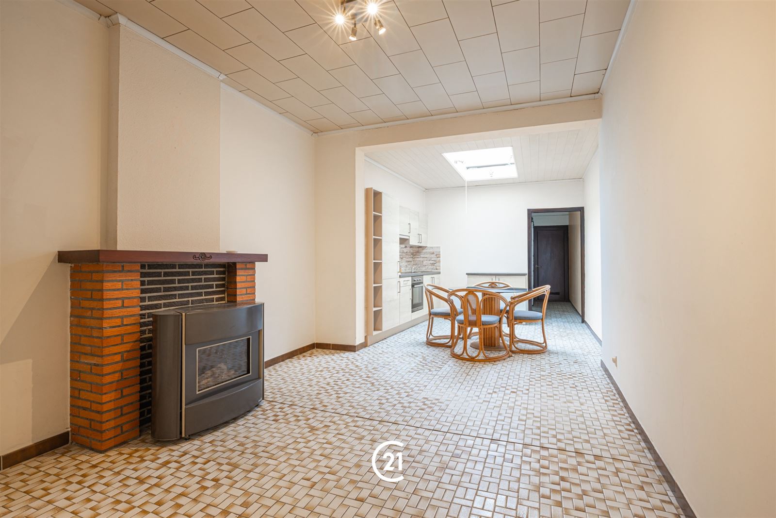 Instapklare woning in het centrum van Zottegem! - foto 4