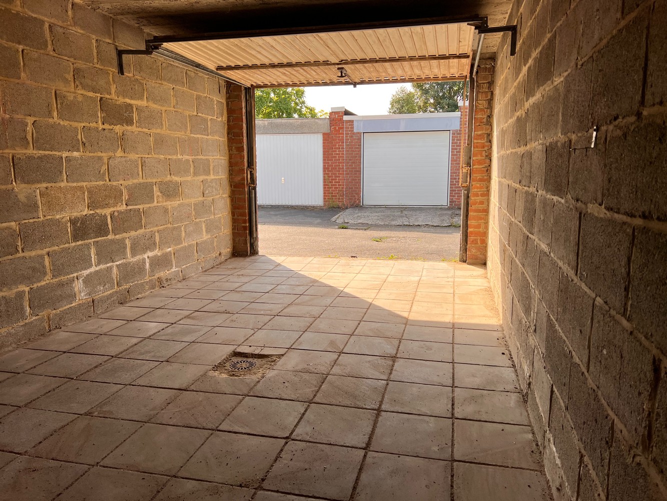 Goed gelegen en handige (privé) garagebox (16m²) te Herent nabij Den Elst ! - foto 4
