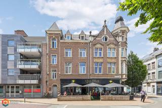 !METEEN BESCHIKBAAR, WORDT VERHUURD VOOR 6M TOT EN MET 01/01/2026!Op een uitstekende locatie te Lier bevindt zich dit instapklare appartement met 2...