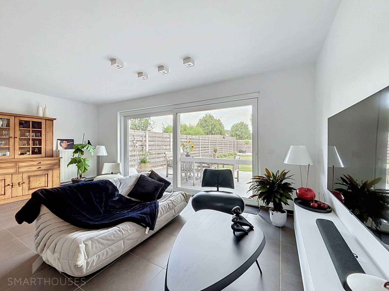 Modern halfopen woning met 4 slaapkamers en zonnepanelen - foto 4