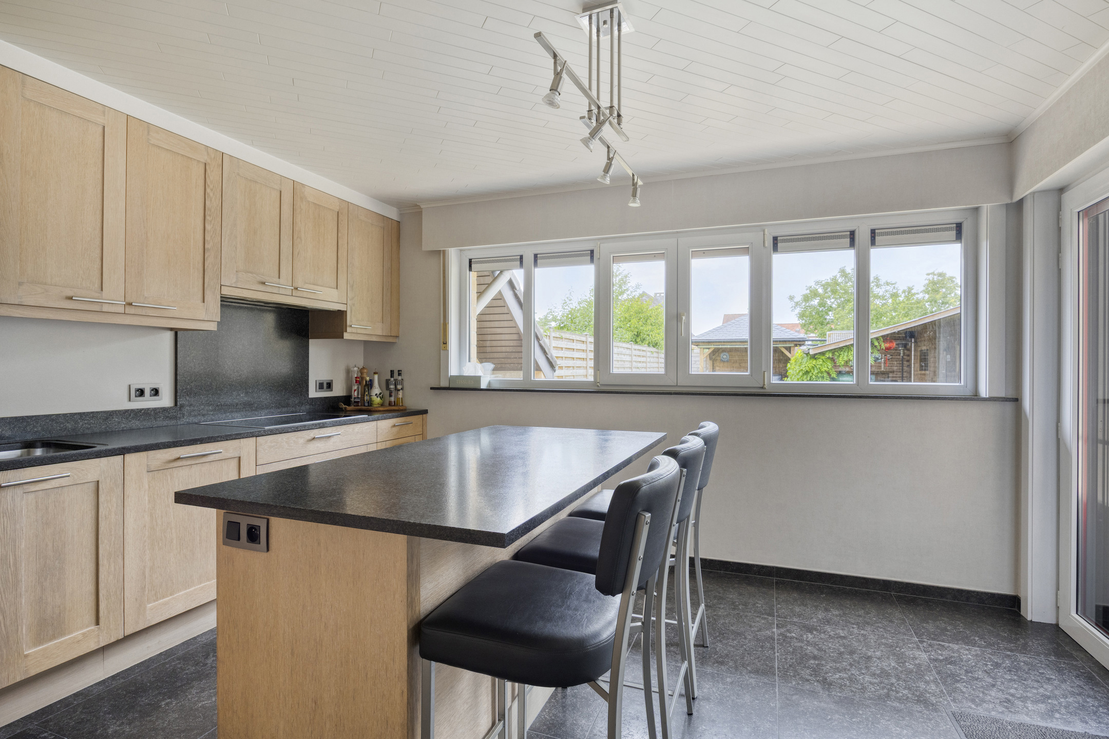 Instapklare gezinswoning met 3 slaapkamers, dubbele garage en energiezuinig karakter - foto 5