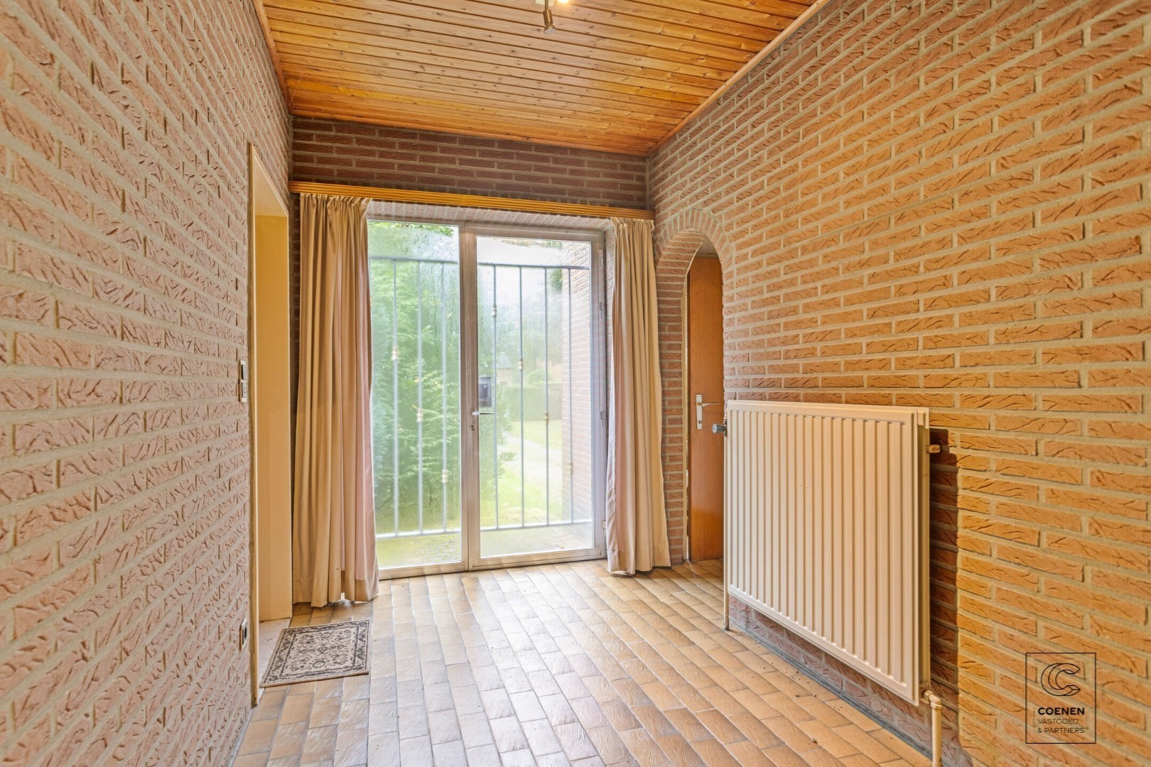 Unieke kans in Westmalle: te renoveren woning met 4 à 5 slpk' s, 236 m² bew. opp. op perceel van 3.990 m²! - foto 2