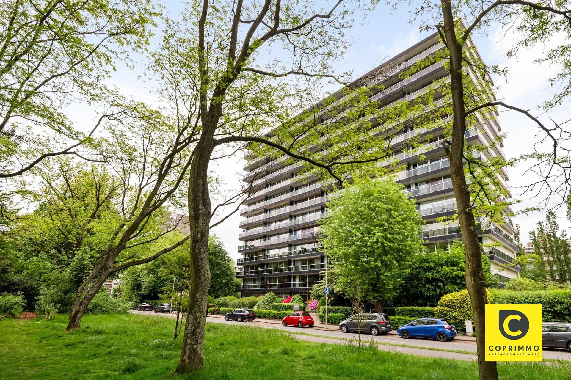 Kantoor-/praktijkruimte met 3 staanplaatsen! - foto 1