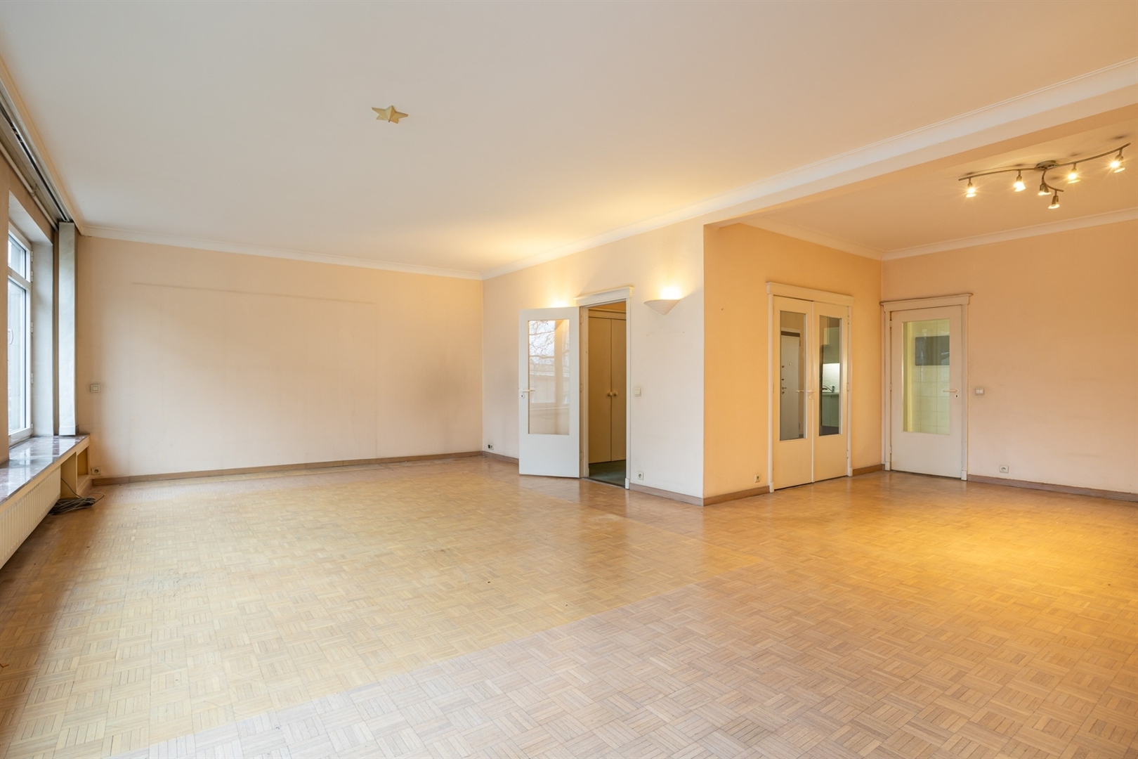 Mechelsesteenweg ∣ Ruim en licht appartement met 3 slaapkamers - foto 4