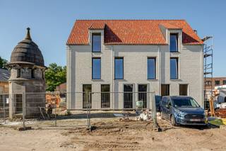 LAATSTE 2 WONINGEN - KIES UW AFWERKING NOG ZELF! Prachtige reeds in opbouw zijnde kwalitatieve woningen (bew. opp. 292,40m²!) met een...
