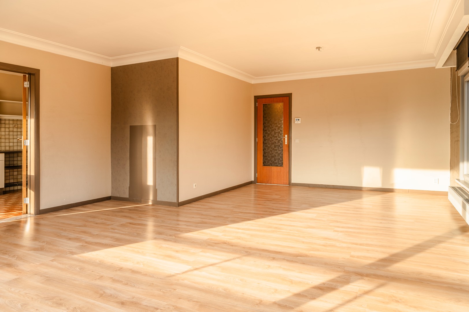 Ruim en lichtrijk appartement met garage - foto 5