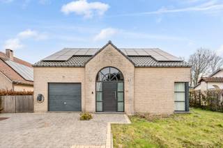 Ruime Vrijstaande Gezinswoning te Koop in de Gegeerde Rozenstraat in Houthalen-oost 🏡Bent u op zoek naar een instapklare open bebouwing op een...