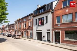 De Octaaf Van Dammestraat in Mariakerke geniet van een uitstekende ligging met op enkele stappen de ingang van het...