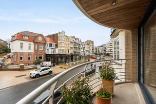 De Panne: Instapklaar appartement met 2 slaapkamers en 2 terrassen te koop in het centrum met open zicht – Residentie Fantasia Bent u op zoek naar...