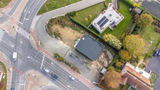 Ontdek dit gloednieuw en uiterst modern kantoorgebouw, strategisch gelegen op het drukste kruispunt van Tielt en omgeving. Dankzij de...