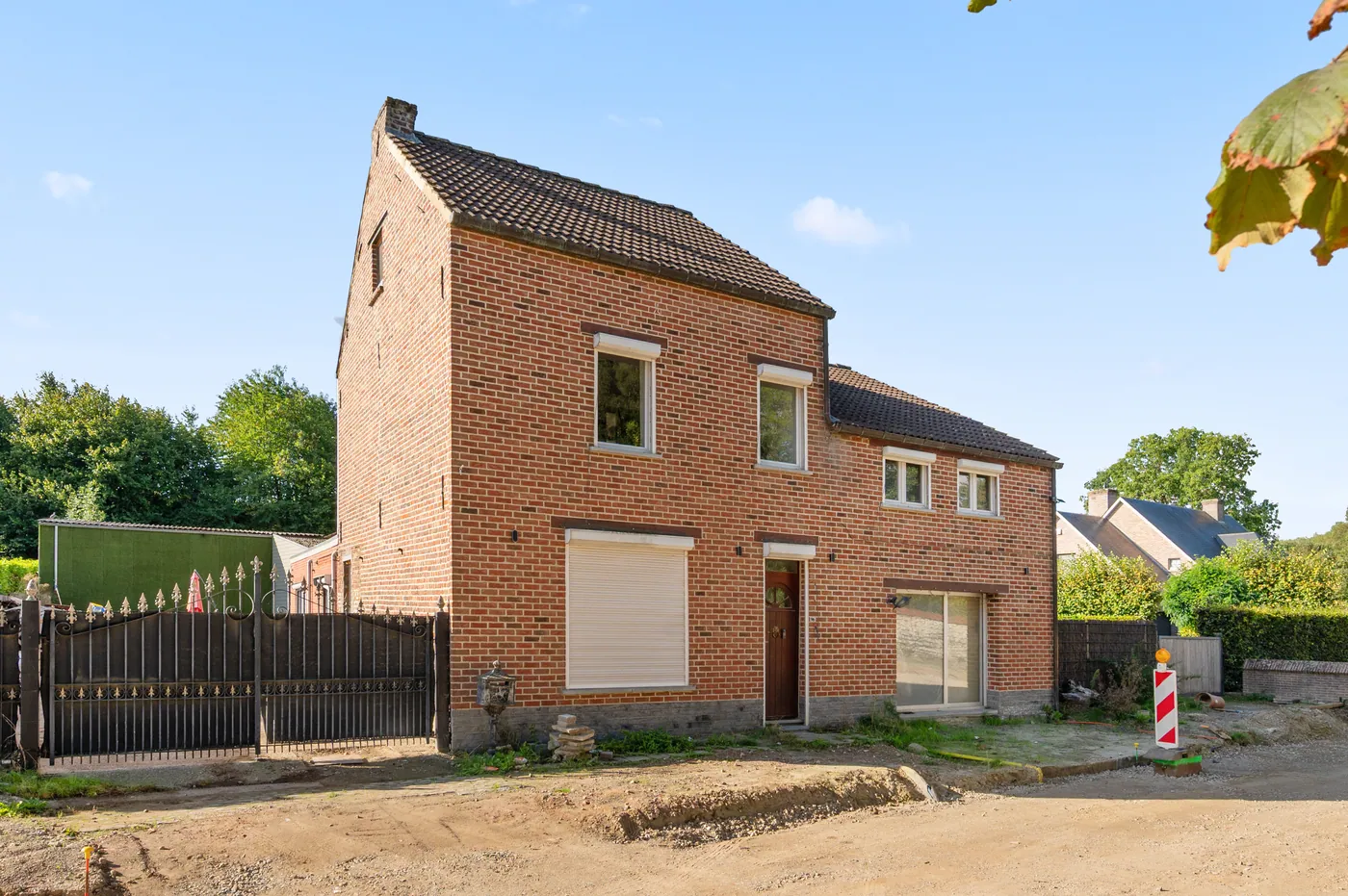 Verder te renoveren woning met grote hangar met 3 slpks - foto 4
