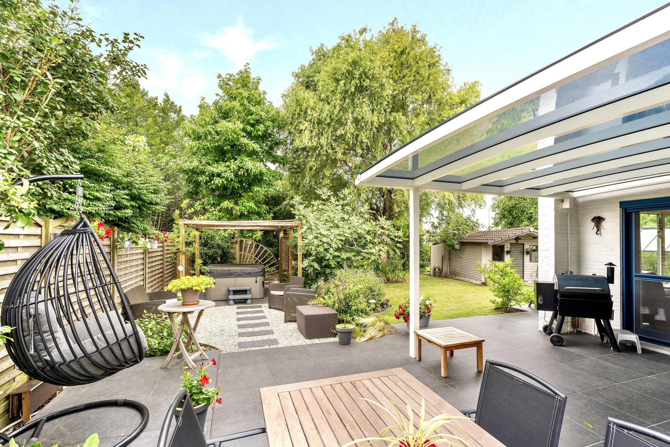 Leuke gelijkvloerse villa met garage en zonnepanelen - foto 2