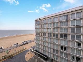 Dit lichtrijke appartement bevindt zich op de zesde verdieping van de perfect onderhouden Residentie Marana, op een toplocatie aan de Zeedijk...