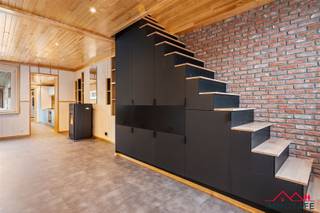 Uniek afgewerkt!  Op zoek naar een compact huis met meer dan je zou vermoeden? Uniek, volledig afgewerkt, tiny-house-stijl!  Alles in dienst van...