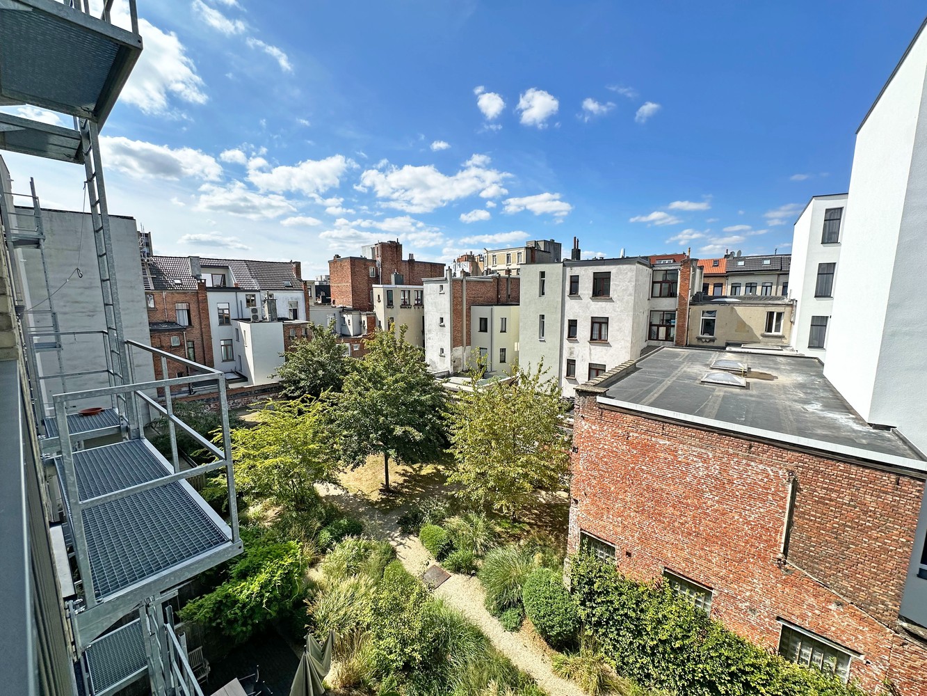 2 slaapkamer appartement met 2 terrassen en staanplaats te Antwerpen - foto 5