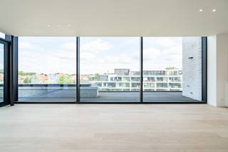 Welkom in Residentie Serengeti. Deze prachtige nieuwbouwrealisatie is een begrip voor kwaliteit en desgin in een oase van groen en rust te Ieper.In...