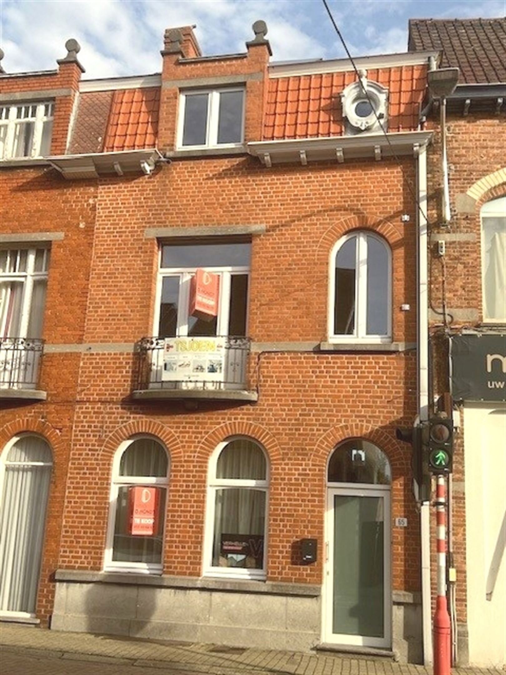 volledig gerenoveerde woning met authentieke elementen - foto 2