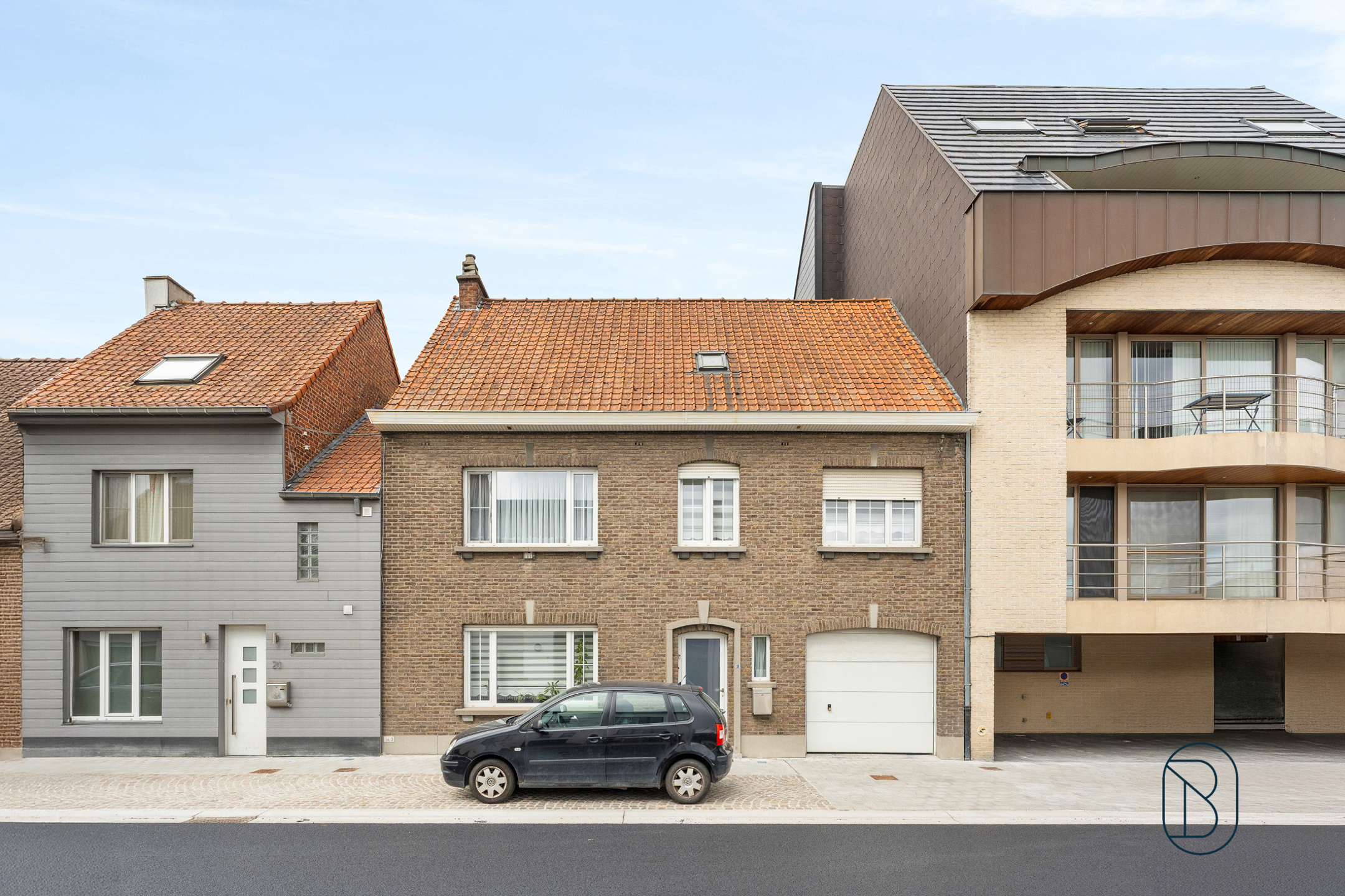 Karaktervolle woning met garage, 4 SLK en grote tuin. - foto 2