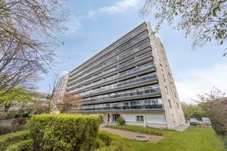 Te koop: ruim drieslaapkamerappartement in het centrum van Mechelen, op wandelafstand van scholen, openbaar vervoer en het treinstation. Dit...