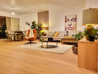 Volledig gerenoveerd appartement met 2 grote terrassen. Iconisch uitzicht!Nieuwe, volledig geïnstalleerde, keuken met kwaliteitsvolle toestellen,...