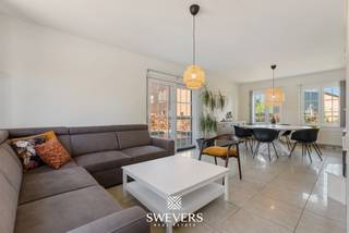 Voor meer info en foto’s, surf naar www.swevers.be – Deze woning in de Groenstraat in Zoutleeuw combineert ruimte en functionaliteit op een...
