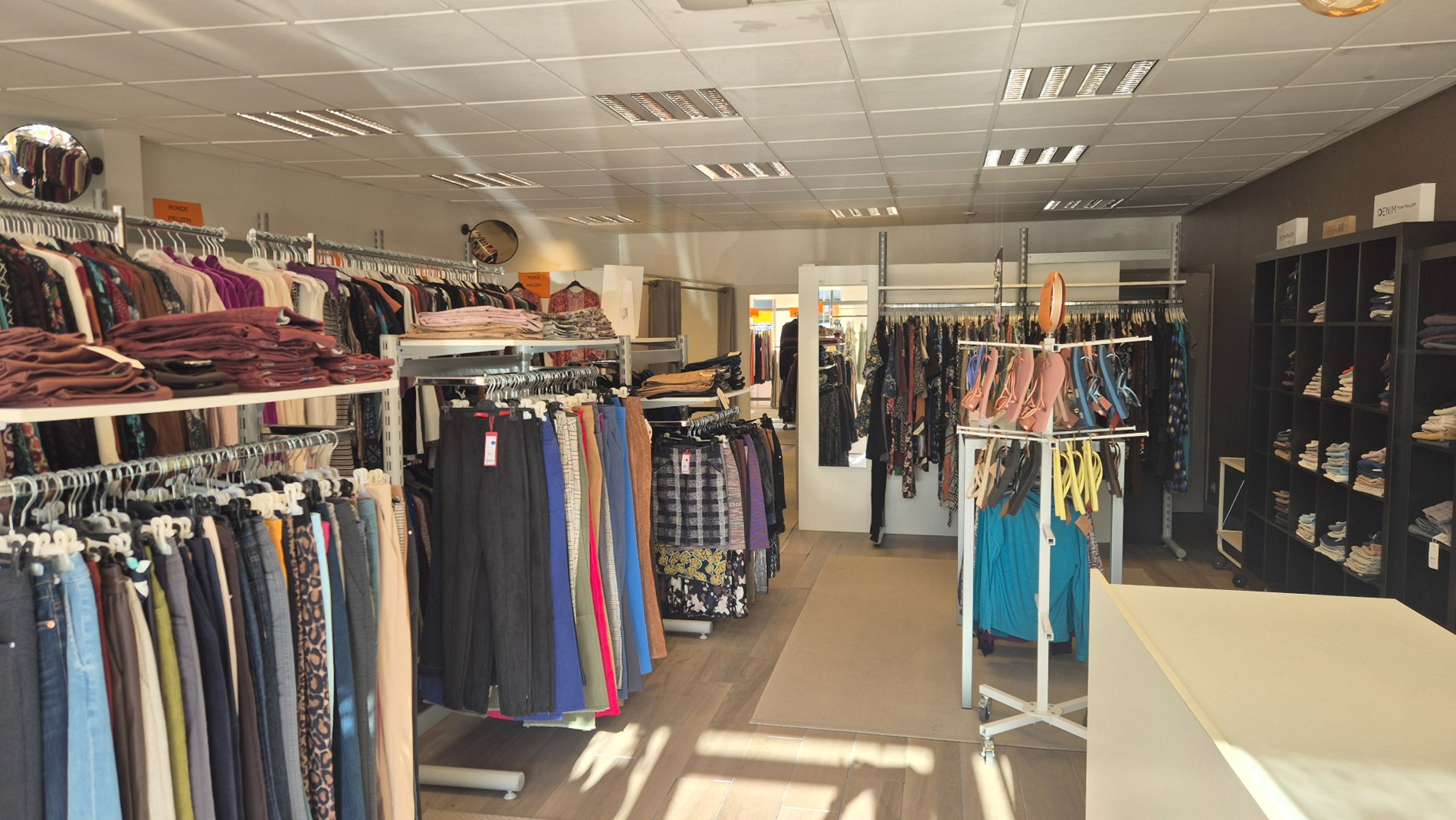 Winkelpand te koop in het centrum van Wondelgem, - foto 2