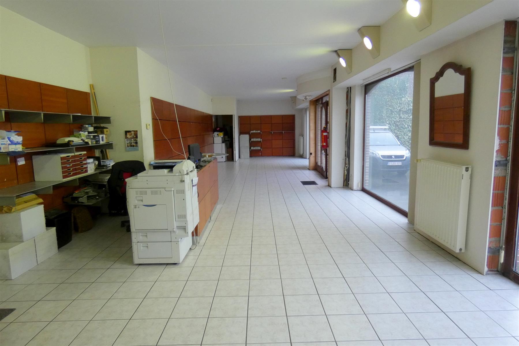 Veelzijdige commerciële ruimte op gunstige ligging  - foto 4