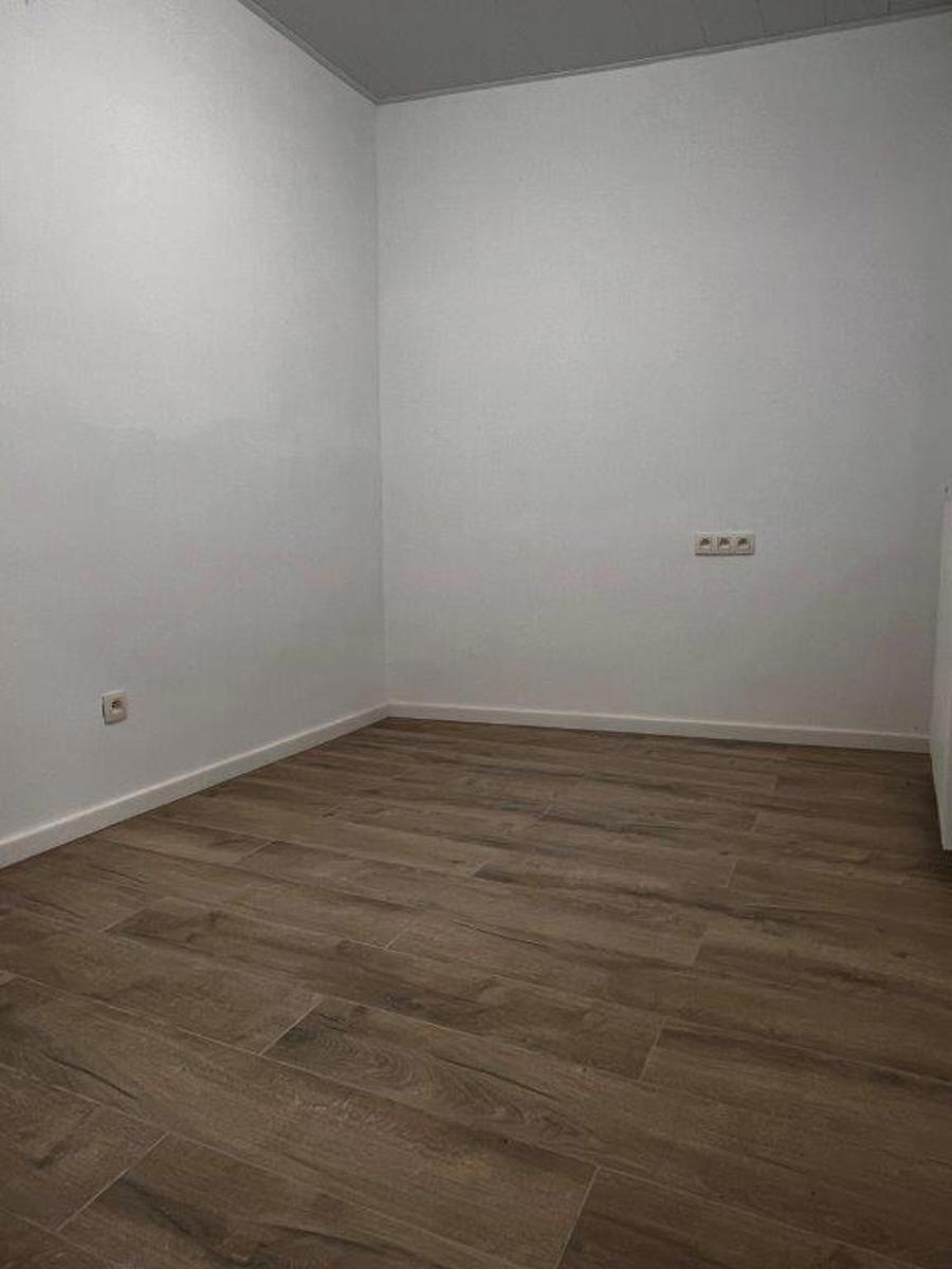Gerenoveerd appartement met 2 slaapkamers en autostaanplaats.  - foto 5