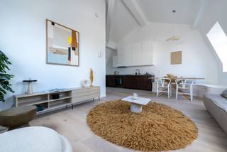 Info en bezoeken: 02 315 51 71Gelegen op 67 Rue Léon Théodor in Jette, op een steenworp afstand van het Place du Miroir, winkels en openbaar vervoer,...