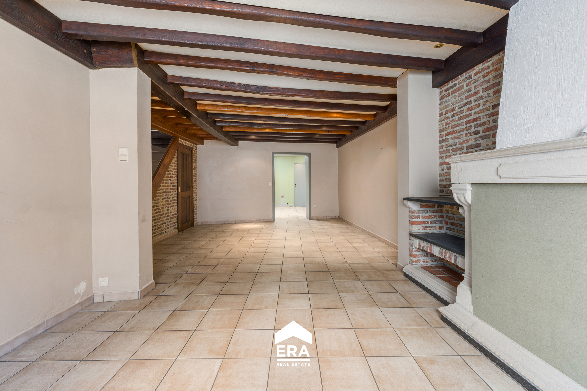 Ruime gezinswoning met 3 slaapkamers in centrum Zwevezele - foto 5