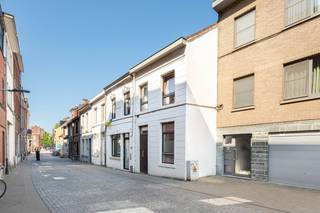 Deze energiezuinige woning (label B) is gelegen in de Vlamingenstraat en heeft een tuintje tegen het Stadspark !  Bijzonder ruim en met...
