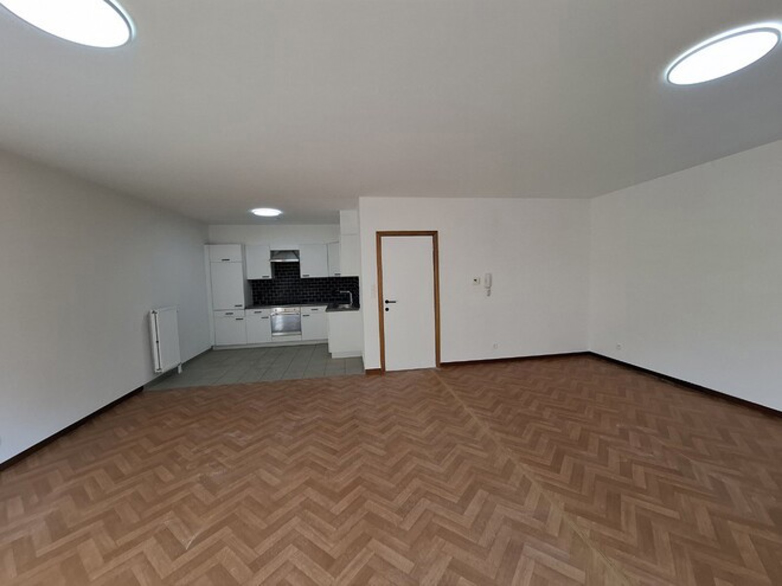 Te huur: volledig gerenoveerd appartement - foto 3