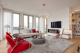 Luxueus wonen met panoramisch uitzicht nabij het EilandjeOntdek dit uitzonderlijk afgewerkte penthouse waar architectuur, licht en verfijning...