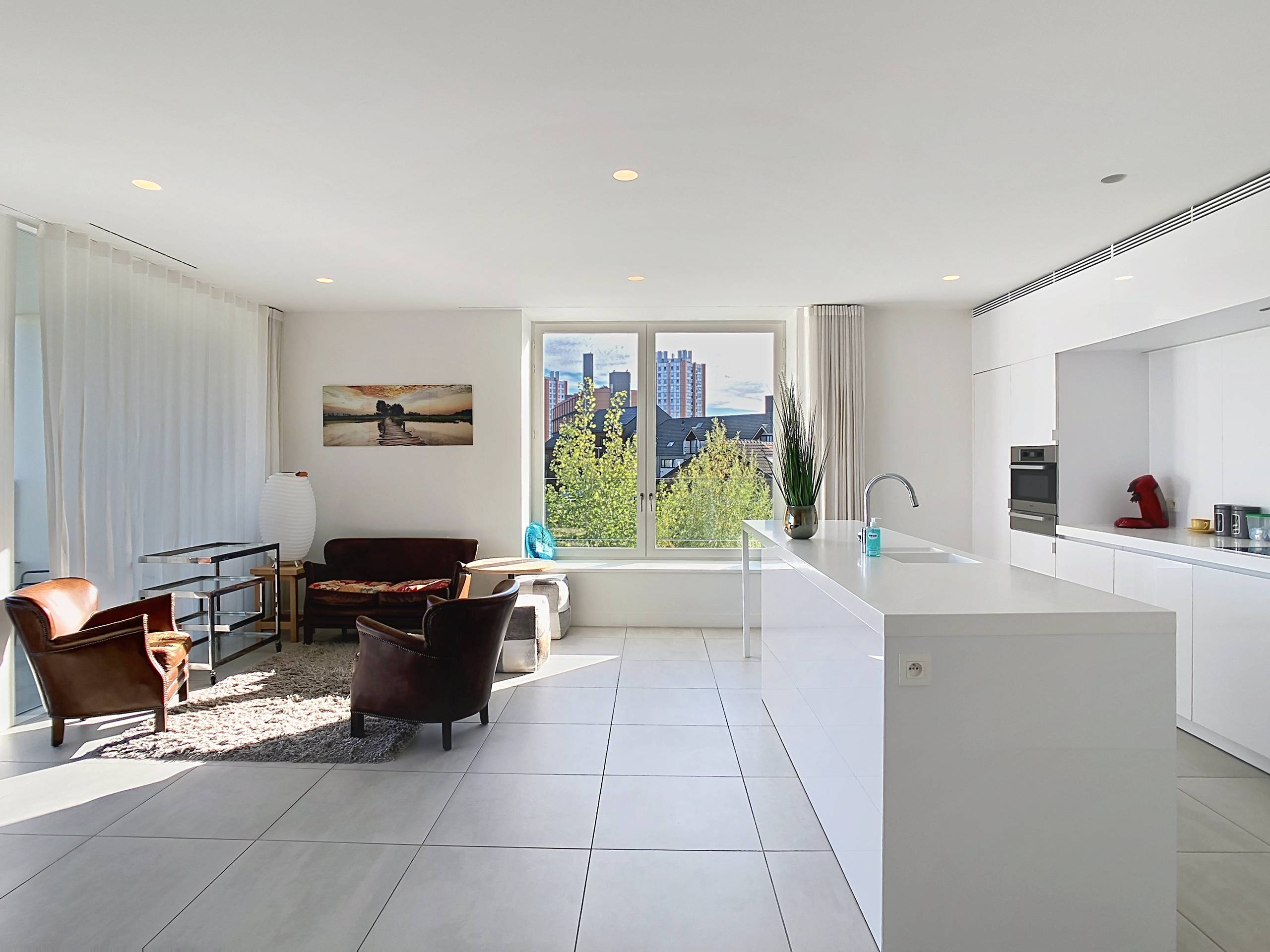 Bright, luxurious 3-bedroom apartment with large terrace - photo 5
