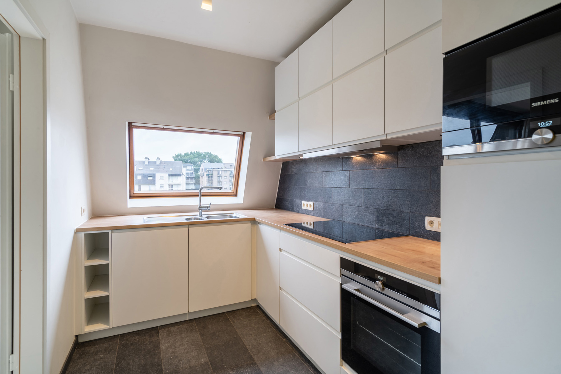 Ruim duplexappartement met 3 slaapkamers en inpandige garage - foto 5