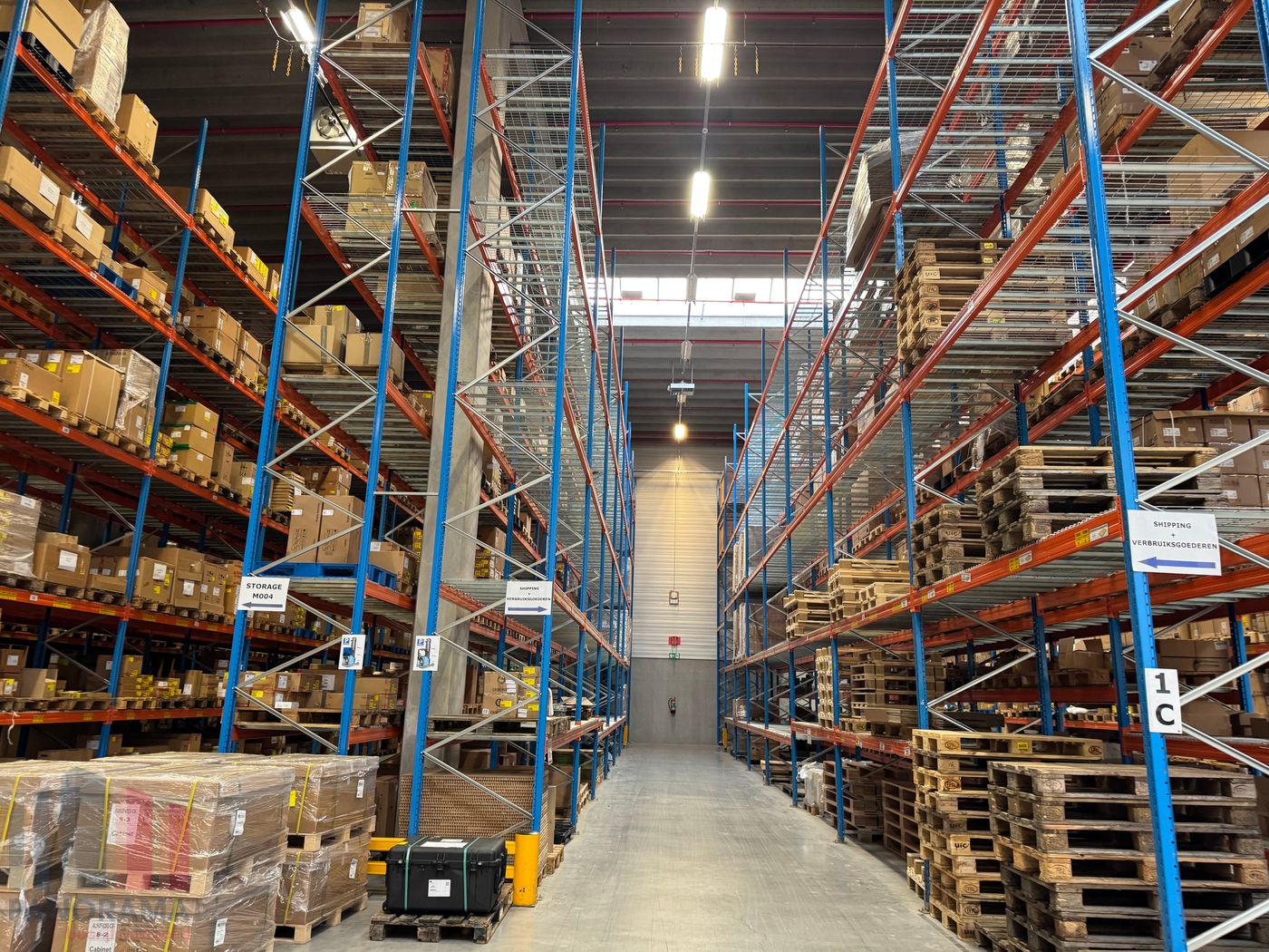 Logistieke opslagruimte van 6.118 m²  met kantoren in Kuurne - foto 4