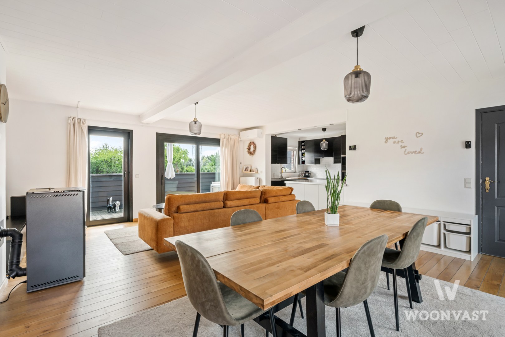 Ruime woning met 2 garages, tuin én terras op toplocatie! - foto 4