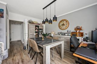- Ideal location: Grimmertingelaan 2 in Moorslede<br />- Bright living area<br />- Equipped kitchen with dining area<br />- 1 ground floor bedroom<br />- Convenient storage and cellar<br />- Indoor garage<br />- Sunny, fenced garden with terrace<br />- 2 bedrooms on the first floor<br />- Bathroom with walk-in shower, toilet, and sink<br />- Attic room<br />- EPC: 420 kWh/m²/year<br />- 2 rainwater tanks of 3,000 liters<br />- 14 solar panels<br />- Asking price: €265,000