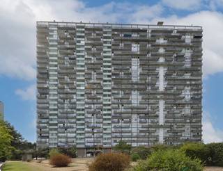 Box de garage fermée à Sint-Jans-MolenbeekBox de garage fermée à vendre dans un parking souterrain sécurisé, situé au niveau -1.L’accès au parking se...