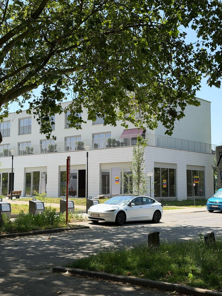 Commercial for rent in Aalst - photo 1