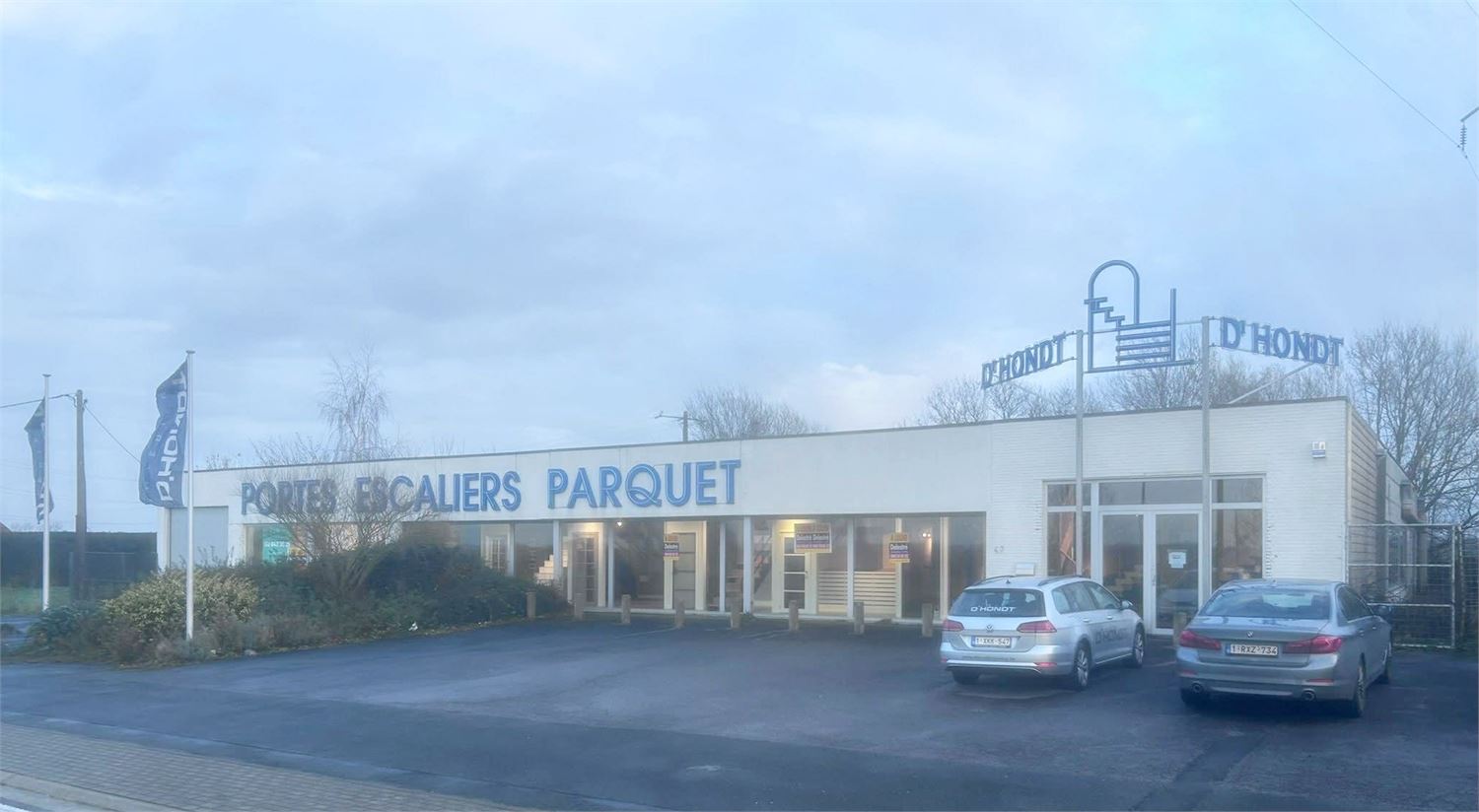 UNIEKE COMMERCIËLE LOCATIE 1.100 M2 MET PARKING - foto 2