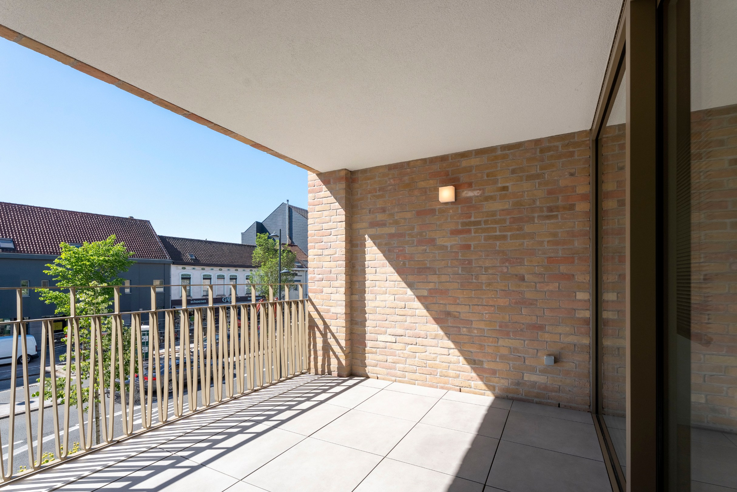 Modern appartement met 1 slaapkamer, terras en ondergrondse staanplaats op TOPlocatie in Harelbeke. - foto 4