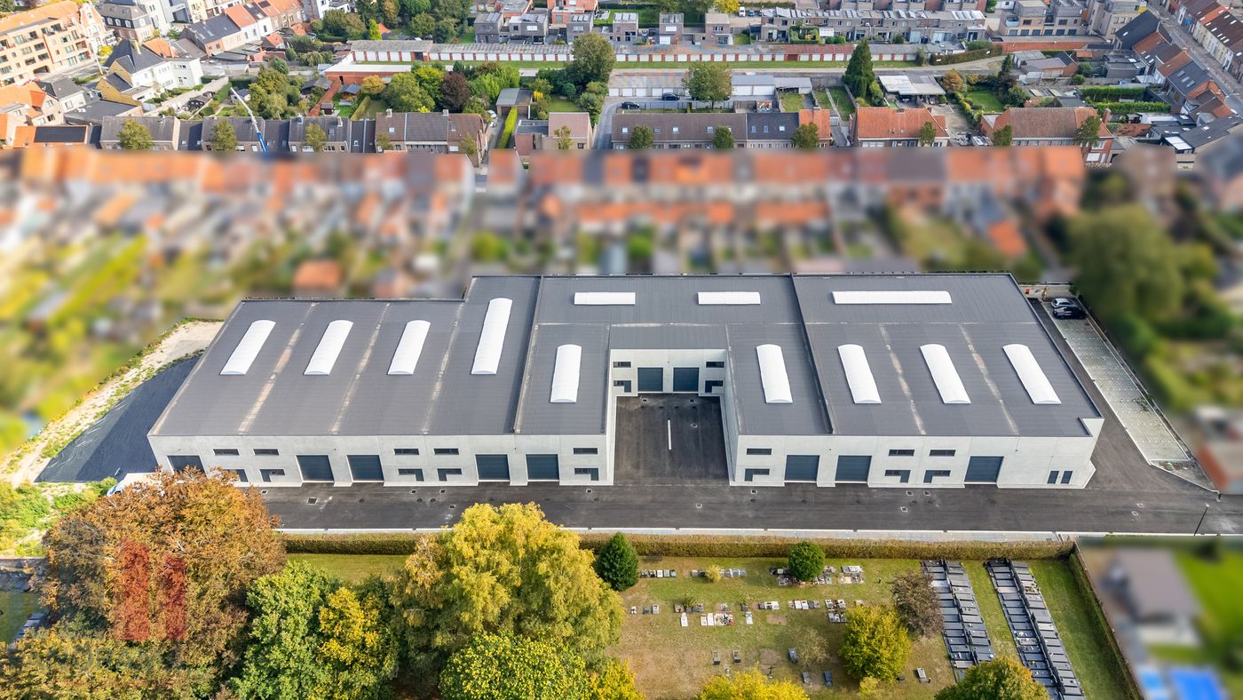 448 m² nieuwbouw KMO-unit op 500 m van de N9 - photo 2