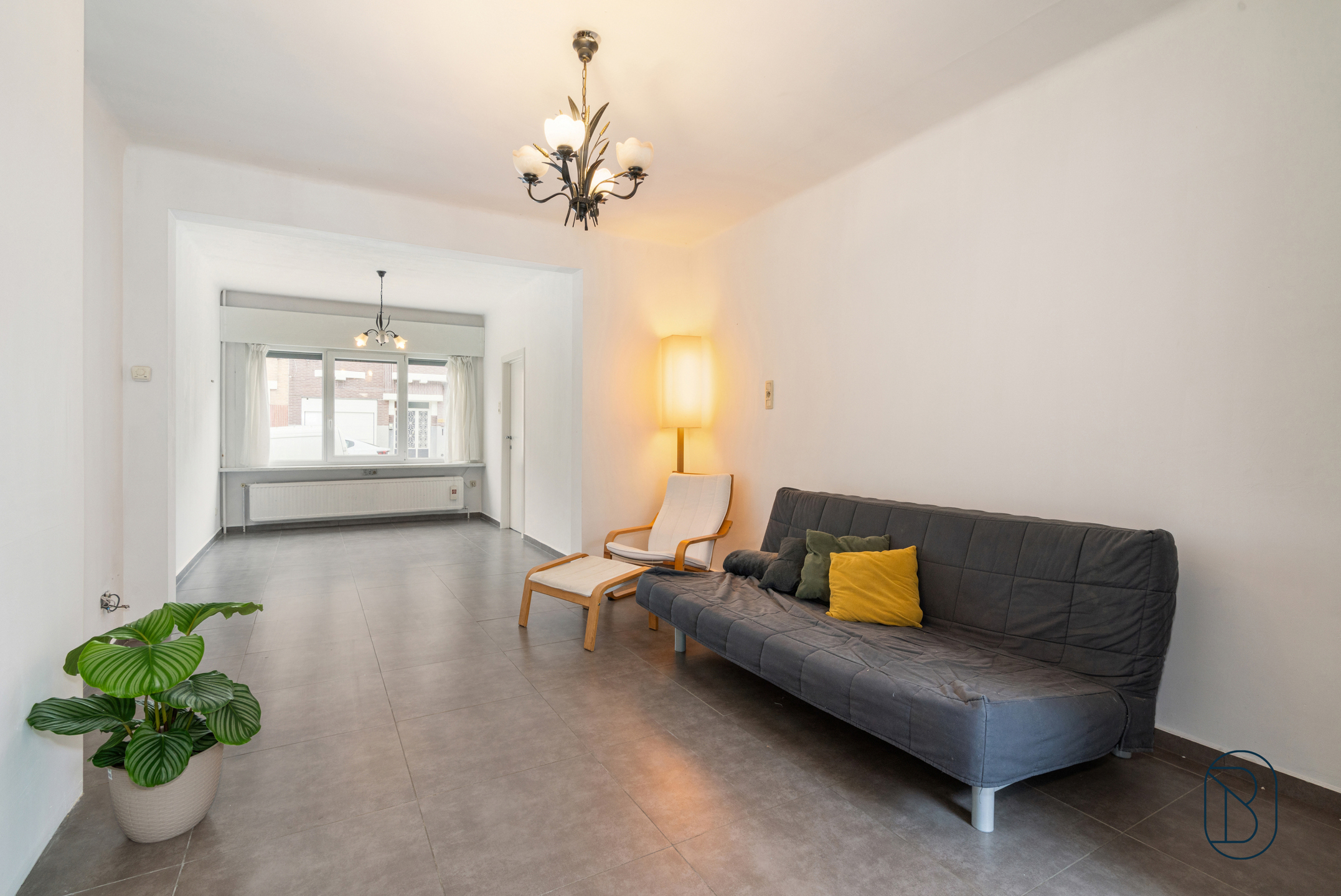 Instapklare gezinswoning met 5 slk, 2 bdk en tuin. - foto 2