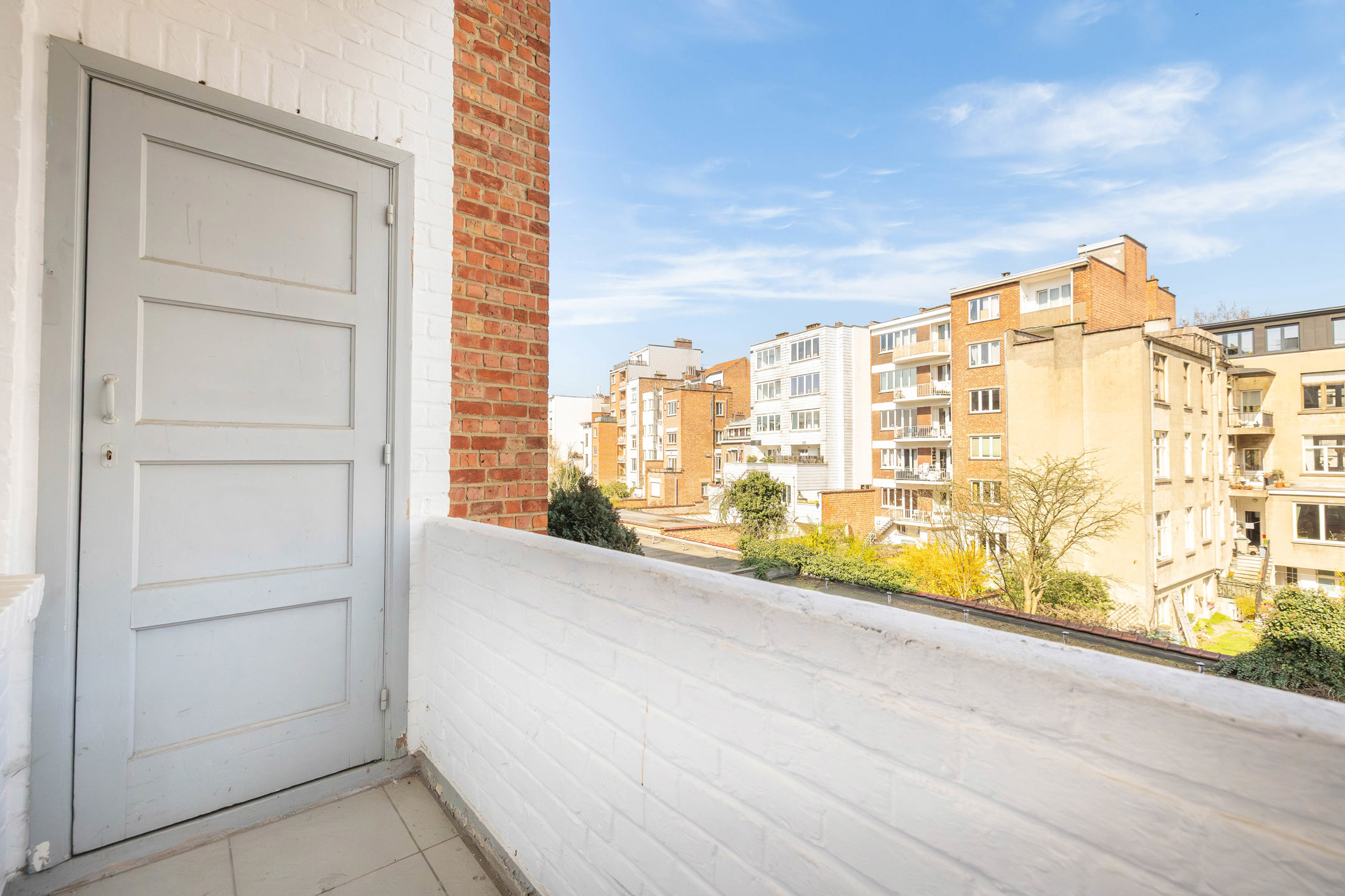 Chic en lichtrijk wonen in het hart van een gegeerde wijk - foto 2