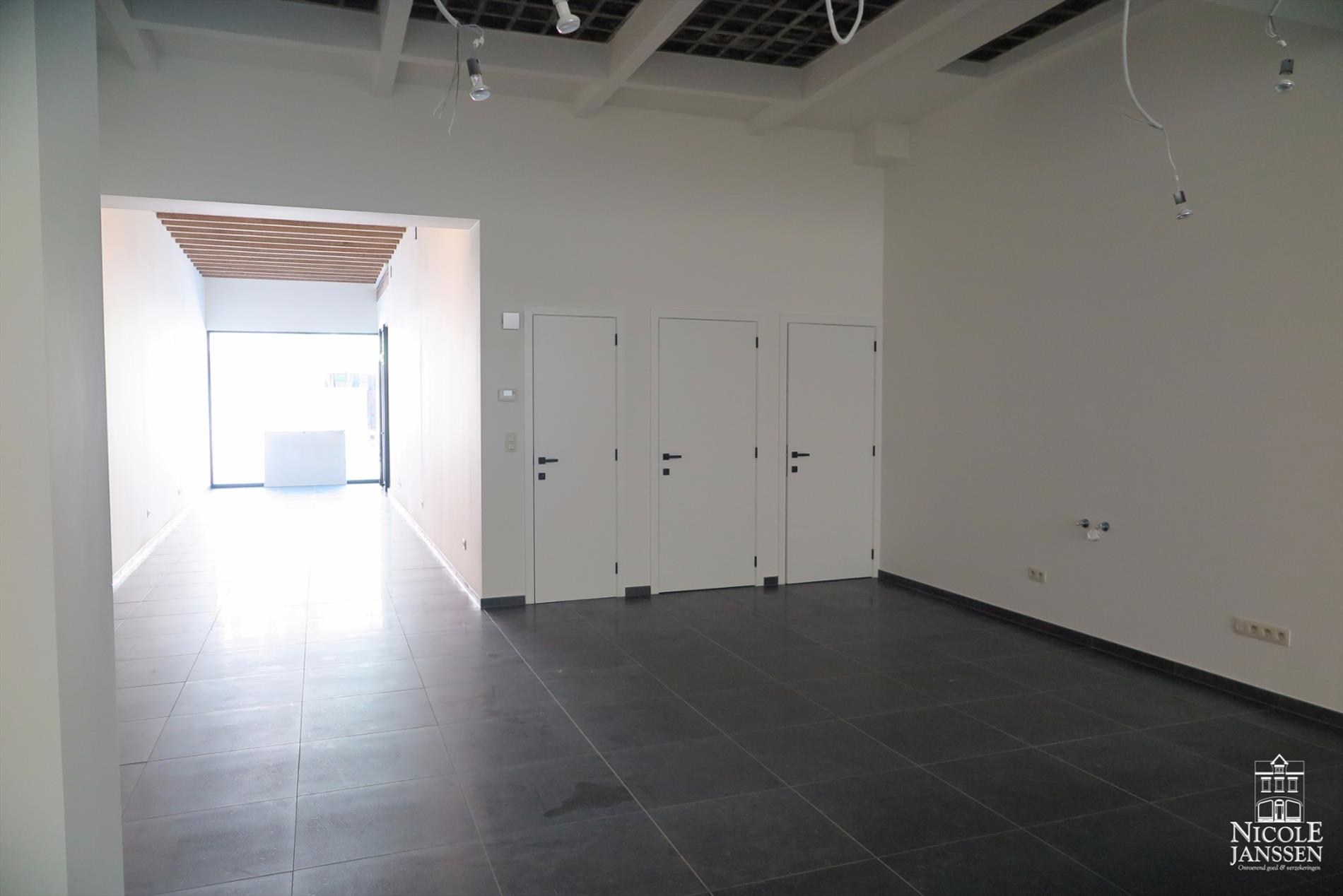 Gelijkvloerse handelsruimte - foto 5