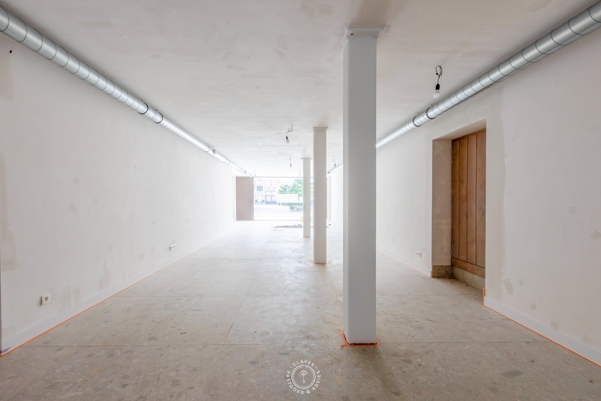 Commercial à louer à Saint-Nicolas - photo 2