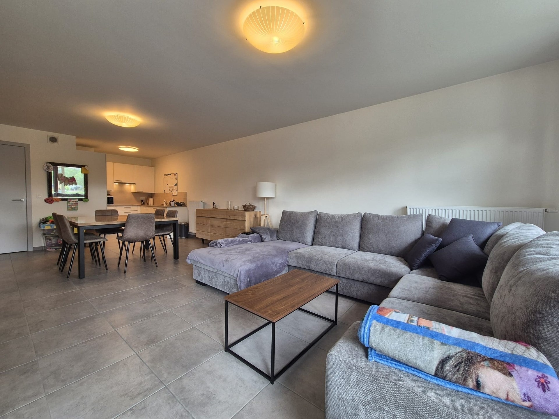 Modern gelijkvloers appartement met terras. - foto 4
